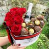 caja-corazón-con-rosas-fresas-ferrero-y-espumante