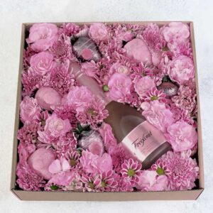 caja-decorativa-con flores-espumante-y-fresas-con-chocolate