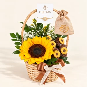 Canasta de girasol con flores amarillas, chocolates y joyería de Mimos