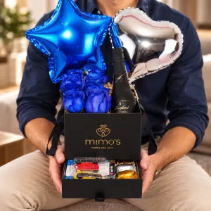 Regalo Berries Hot Wheels con rosas azules, espumante Freixenet, carros Hot Wheels y globos